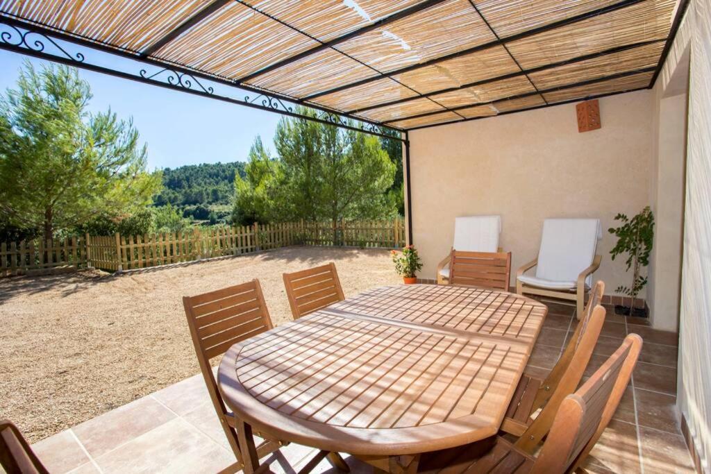 L'Arbre A Soleil Villa Aigues-Vives  Exterior photo